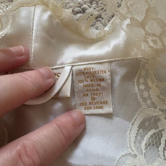 VTG 90s Victoria’s Secret Gold Label White Satin Lace Robe Bridal Boudoir S - Picture 11 of 11